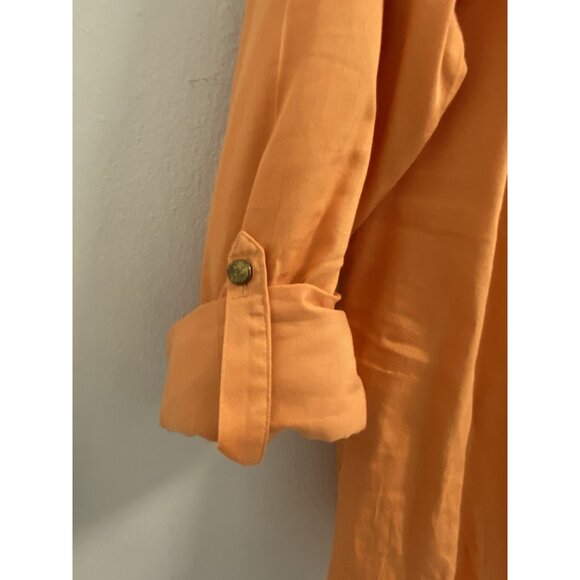 THE LIMITED BUTTON DOWN WORK CASUAL BUSINES SIZE SMALL. MISSING BUTTON ON SLEEVE - Picture 3 of 7